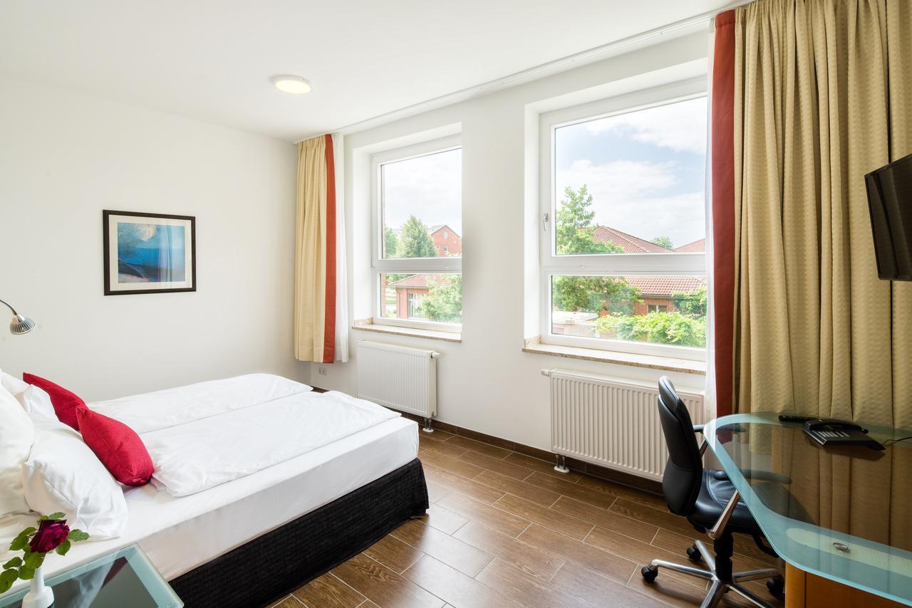 Taba Hotel Kellinghusen Buitenkant foto